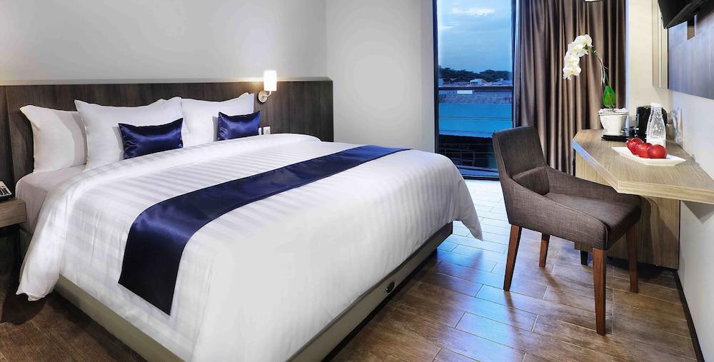 Aston Inn Pandanaran Semarang Exteriér fotografie