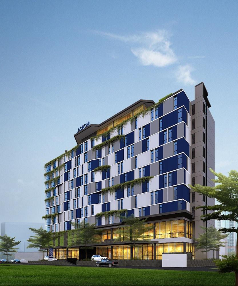Aston Inn Pandanaran Semarang Exteriér fotografie
